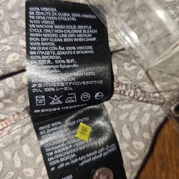 Floral V-Neck Dress - Picture 3 of 10